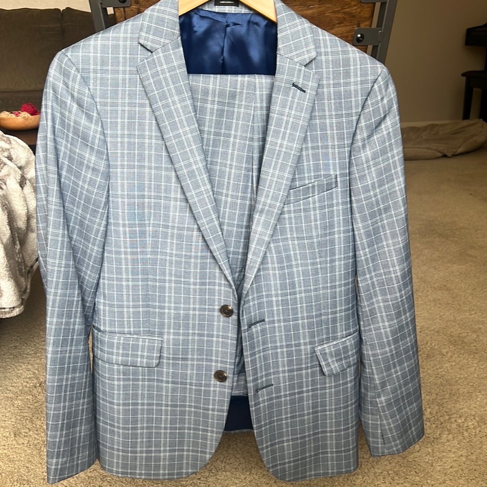 Light blue and navy plaid J. Ferrar 2 piece suit.